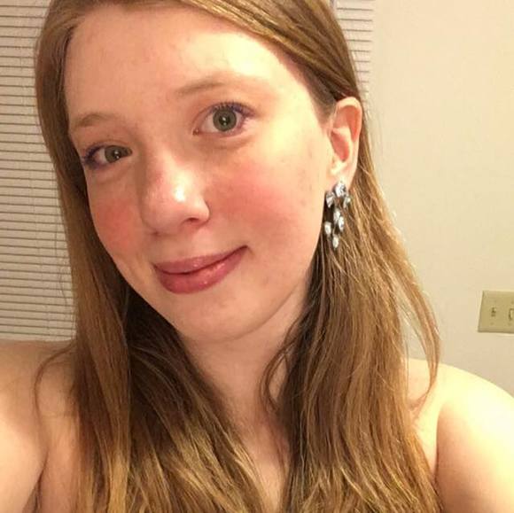 Meet your Posher, Alexis - Picture 1 of 1